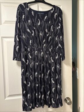 Brooks Brothers Navy and White Floral Long Sleeve Midi Dress